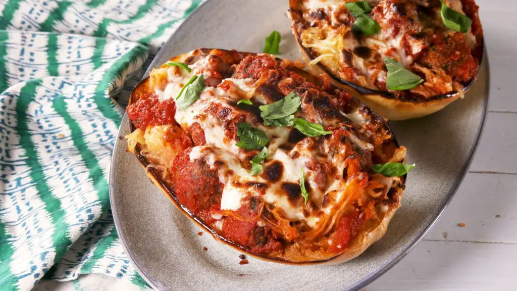 Spaghetti squash with turkey meatballs